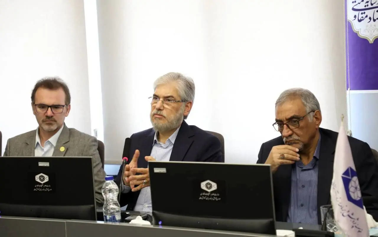 سیمای صراف: نهاد علمی نباید صرفاً از نظر فکری و اداری پیمانکار دولت باشد. 1 سیمای صراف: نهاد علمی نباید صرفاً از نظر فکری و اداری پیمانکار دولت باشد.