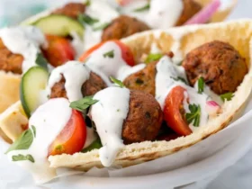 طرز تهیه ساندویچ فلافل سوری با سس مخصوص