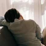 فرمول ساده برای مقابله با افسردگی این است؛ وقتی ذهن سناریوهای ترسناک می آفریند