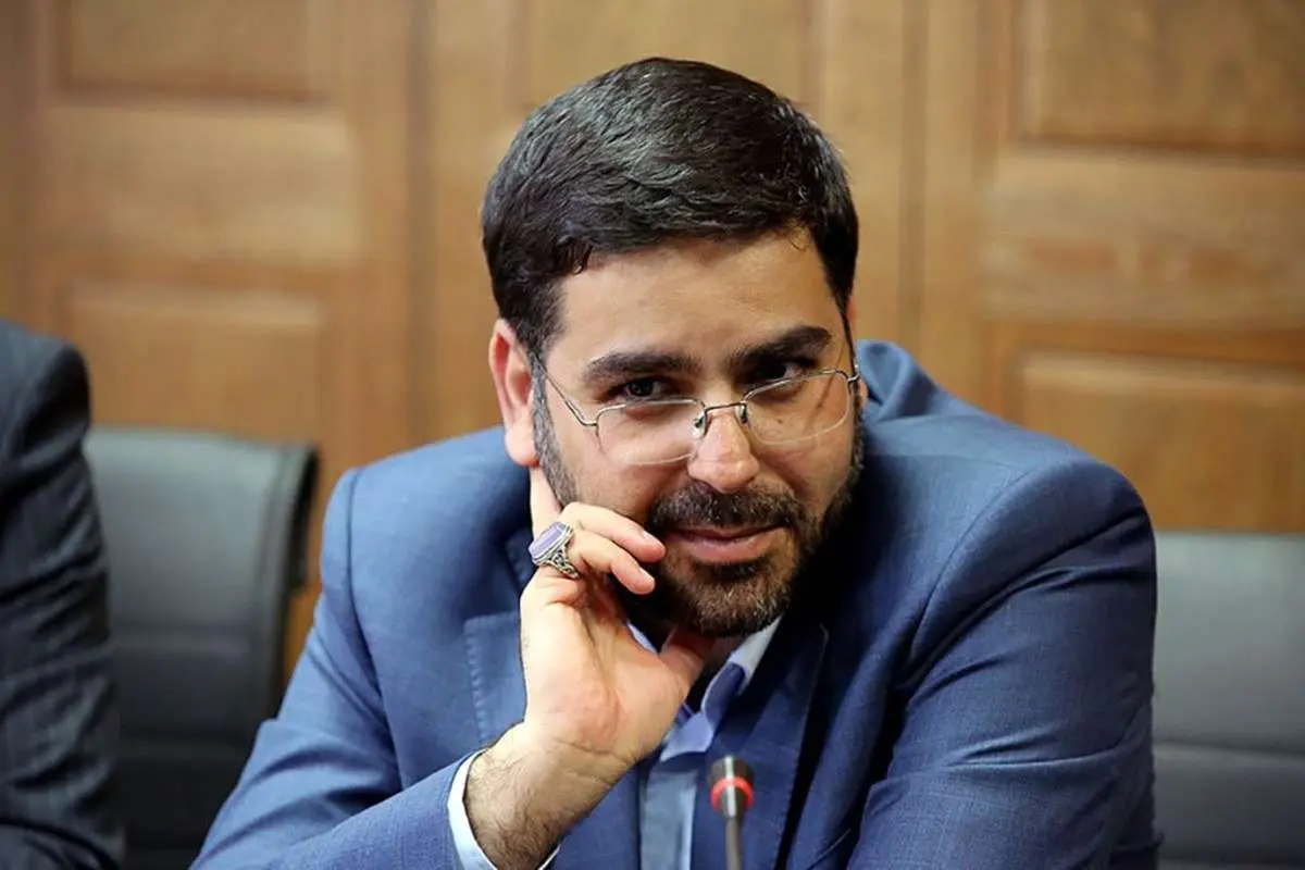 مشاور سابق عراقچی: چرا فردی را که آزار می دهید شهید می شود؟