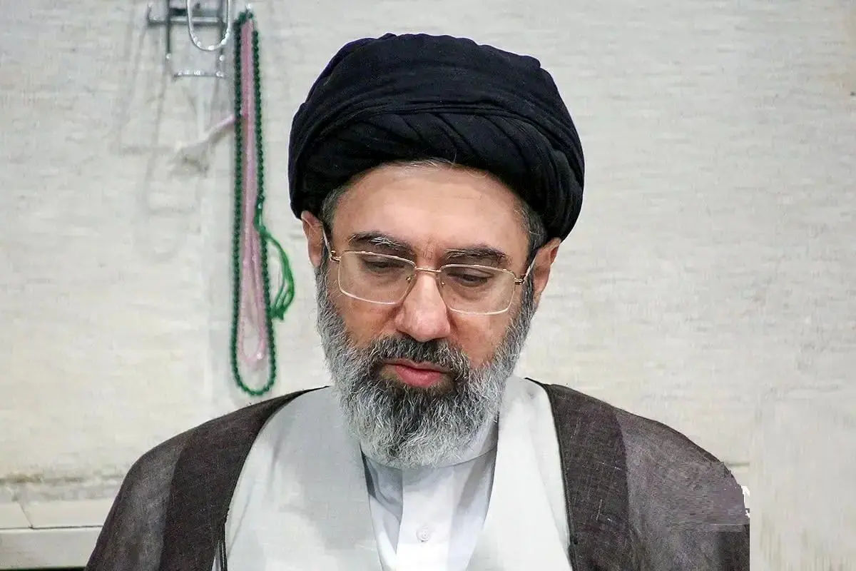 پیام رهبر انقلاب به مناسبت روز کارگر و روز معلم