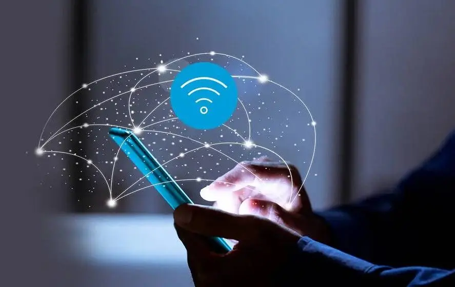 چه کسی اینترنت را اختراع کرد؟