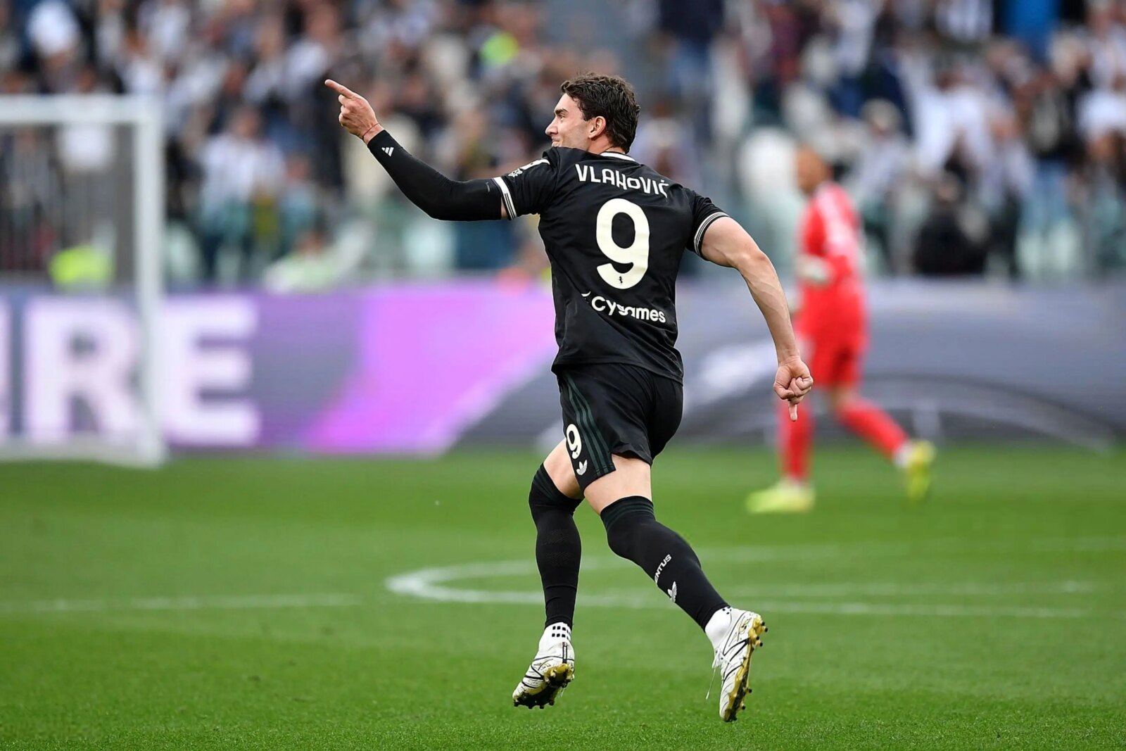 یوونتوس مقابل ورونا به تساوی 1-1 رسید. توقف عجیب پیرزن