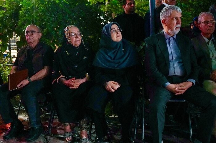پرستویی: صحبت از مردم است، نه اعدادی که از حد "حضور در نیستی" دانش آموزان میناب فراتر می روند. 4 دانش آموزان میناب/کودکان قربانی جنگ