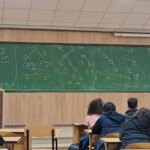 در کلاس های دانشگاه شریف شرکت می کردیم