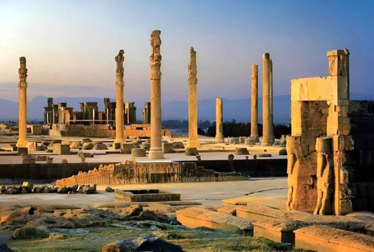 تصاویر بازسازی شده از تخت جمشید/هوش مصنوعی تاریخ را فاش می کند