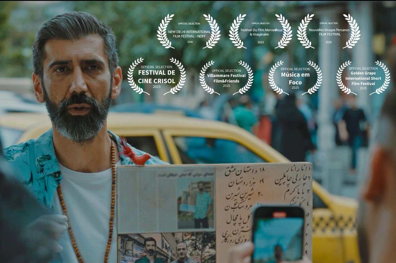 سینا رازانی از هندی ها جایزه گرفت