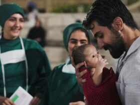 اکران «نیمه شب» در میدان ولیعصر با حضور هندی ها