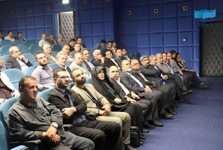 مالکیت سینما ماکو در مجموعه «هتل معاوی»/تک سینما ماکو; سینما بیت المقدس در سال ۱۳۷۵ به دلیل فرسودگی تعطیل شد. 19 مالکیت سینما ماکو در مجموعه «هتل معاوی»/تک سینما ماکو; سینما بیت المقدس در سال ۱۳۷۵ به دلیل فرسودگی تعطیل شد.