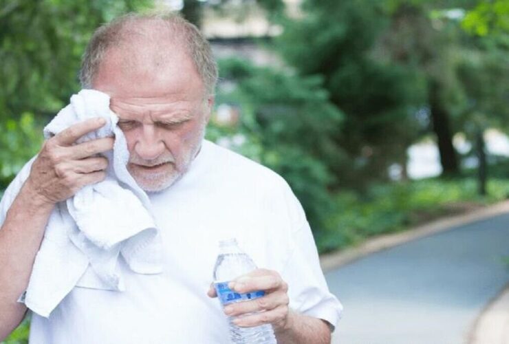 افزایش تعریق و خشکی بدن؛ عواقب قرار گرفتن در معرض نور خورشید