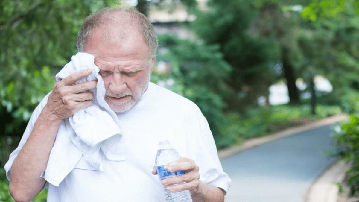 افزایش تعریق و خشکی بدن؛ عواقب قرار گرفتن در معرض نور خورشید