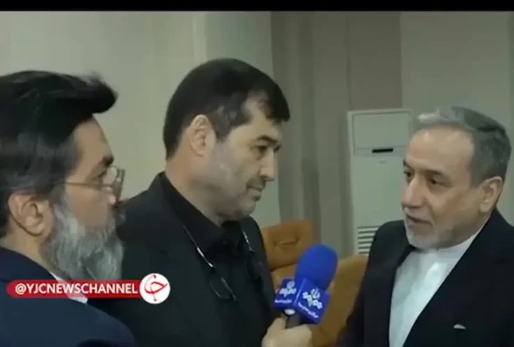 اظهارات عراقچی در خصوص ویزای تیم ملی فوتبال 3 اظهارات عراقچی در خصوص ویزای تیم ملی فوتبال