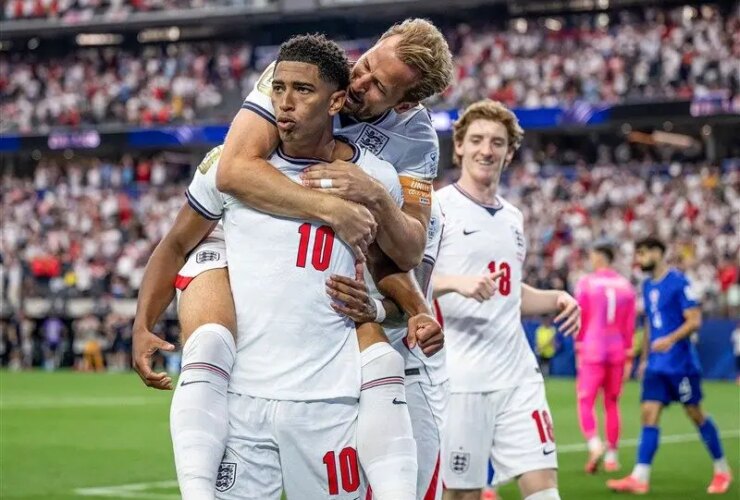 انگلیس در جام جهانی 2026 مقابل کرواسی 4-2 پیروز شد. گردباد و روشنایی سه شیر 21 انگلیس در جام جهانی 2026 مقابل کرواسی 4-2 پیروز شد. گردباد و روشنایی سه شیر