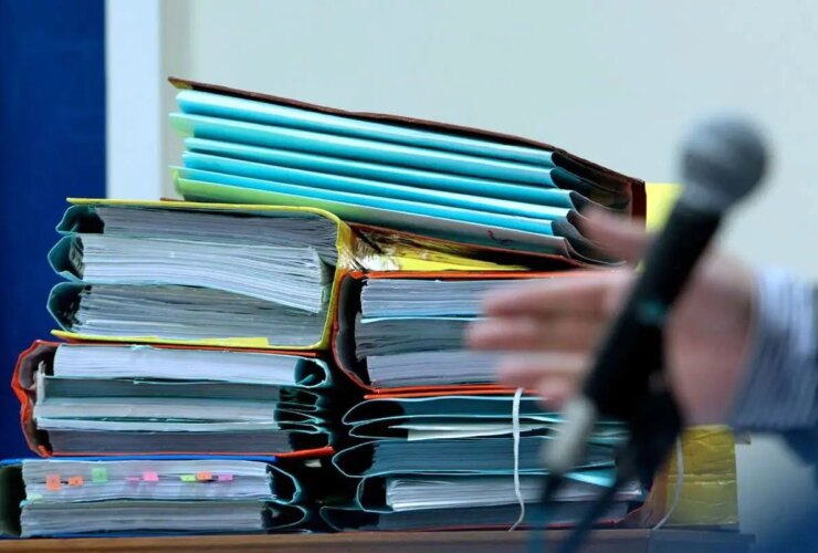 برای برخی از کارکنان شهرداری این شهر پرونده قضایی در حال تشکیل است