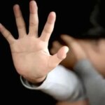 دو دختر کوچک توسط نامادری خود به مدت یک ماه در توالت زندانی شدند