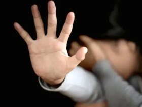 دو دختر کوچک توسط نامادری خود به مدت یک ماه در توالت زندانی شدند