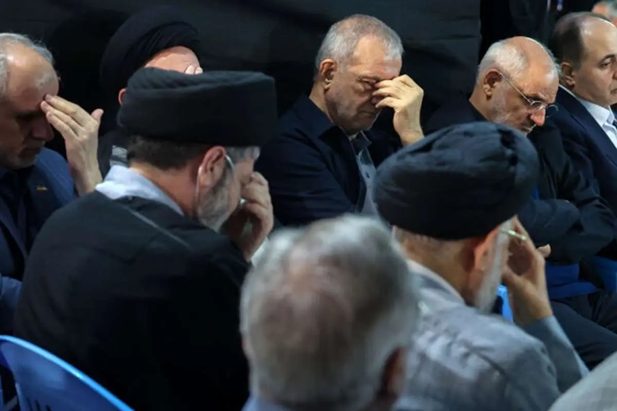 عکس مسعود بیسچیان در مراسم بزرگداشت شهید حاطب