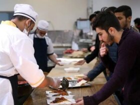 غذای دانش آموزان رایگان است