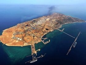 فرماندار خارگ: اصابت 548 راکت مانع صادرات نفت از جزیره نشد
