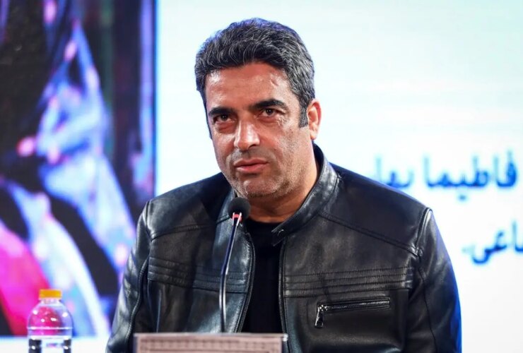منوچهر هادی به سراغ «رعنا» رفت. 25 منوچهر هادی به سراغ «رعنا» رفت.