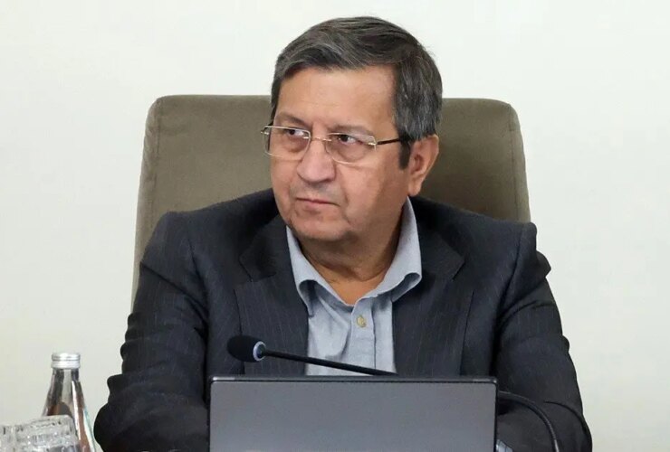 همتی: سیاست ایران تقویت روابط با روسیه است
