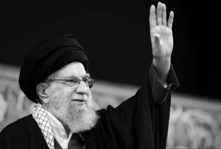 ساعت 6 صبح روز یکشنبه بر پیکر مطهر شهید نماز می خوانند.