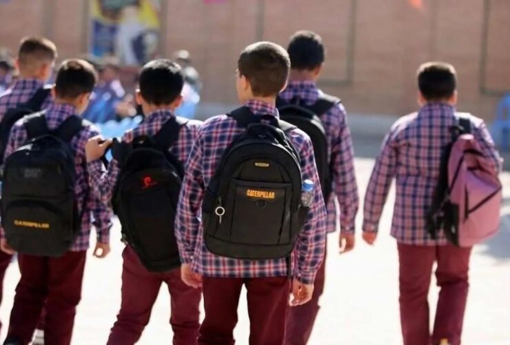 مشخصات ثبت نام دانش آموزان خارجی در مدارس