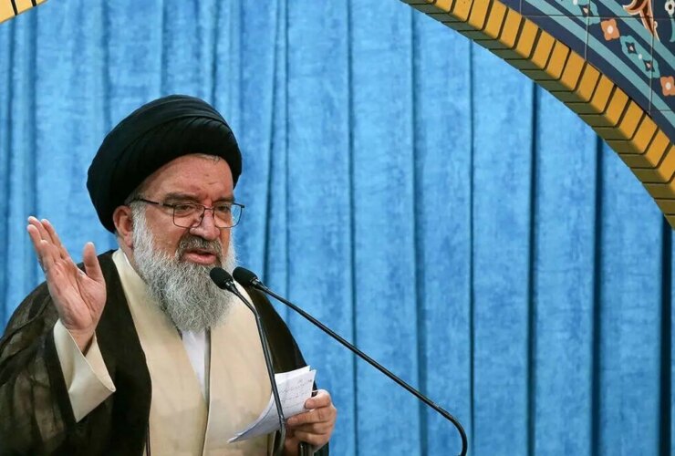 خطیب جمعه تهران: خونخواهی شهید رهبر آرزوی همه است/ آمریکا را فقیر می کنیم