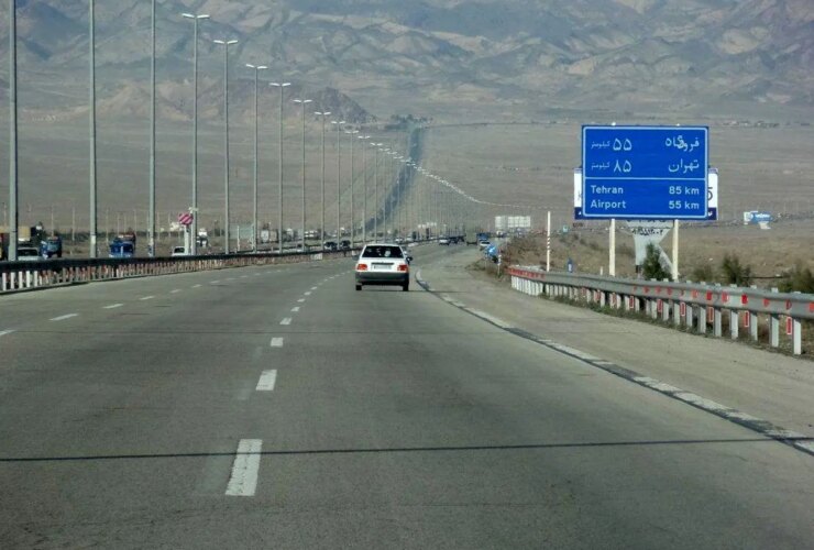 تردد یک طرفه در اتوبان تهران - قم در مراسم تشییع پیکر شهید رهبر