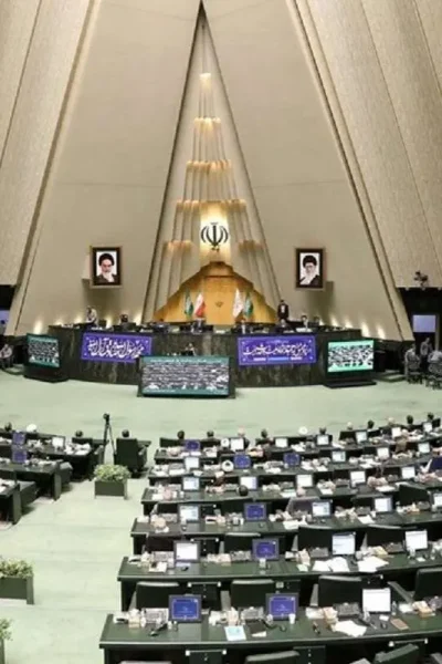 تصمیم مجلس برای تشکیل جلسات علنی در مواقع اضطراری 3 تصمیم مجلس برای تشکیل جلسات علنی در مواقع اضطراری