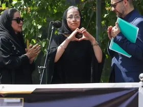رفتار اکبر عبدی در مراسم ختم همسرش و شایعات عجیب! 3 رفتار اکبر عبدی در مراسم ختم همسرش و شایعات عجیب