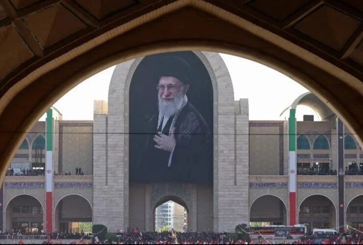 روایت میدل ایست آی از انتخاب آیات قرآن در مراسم تشییع 6 روایت میدل ایست آی از انتخاب آیات قرآن در مراسم تشییع