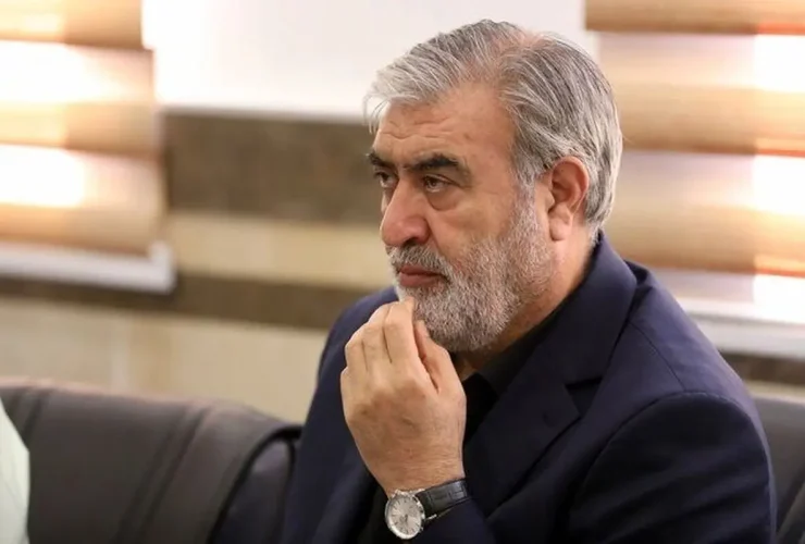 عزیزی به عنوان رئیس کمیسیون امنیت ملی و سیاست خارجی ادامه داد
