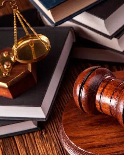مامورانی که فیلم زنی با لباس نامتعارف در یزد را منتشر کرده بودند دستگیر شدند 2 مامورانی که فیلم زنی با لباس نامتعارف در یزد را منتشر کرده بودند دستگیر شدند