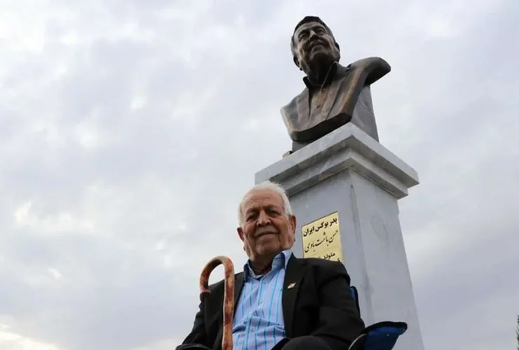 مجسمه پدر بوکس ایران ناپدید شد