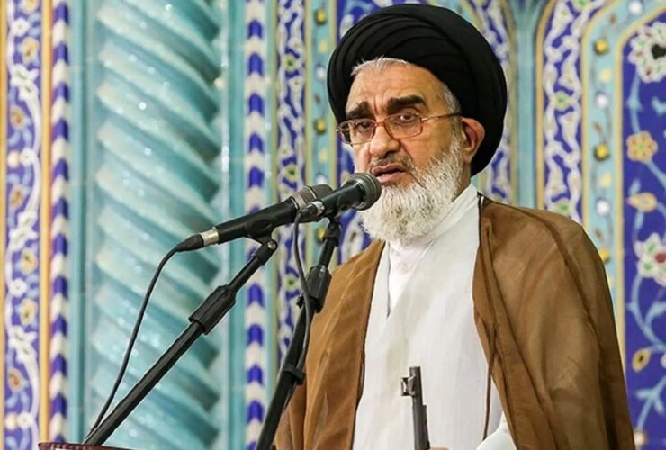 هشدار امام جمعه قم به مراجع در مورد رفتار با آمریکا