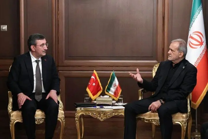 پزشکان: اراده برای بهبود روابط ایران و ترکیه وجود دارد