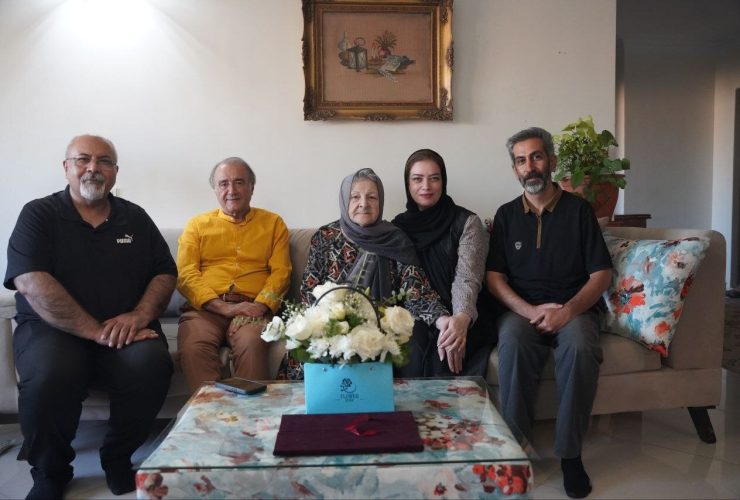 آزیتا لاچینی در نشست با هیات مدیره خانه سینما دیگر