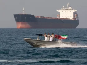 جانشین سپاه پاسداران: تنگه هرمز باز نیست