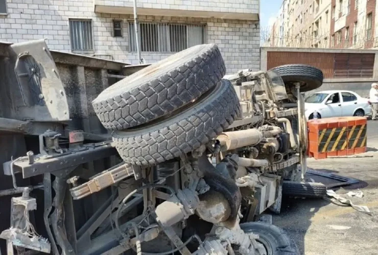 جزئیات تصادف زنجیره ای 12 خودرو در بزرگراه یادگار امام