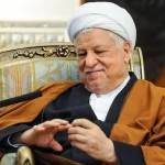 خاطرات هاشمی: دفتر رهبری در مورد امکان پذیرش مصوبه شورای حکام یا رد کلی آن بحث کردند.