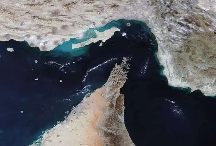 سپاه پاسداران: یک نفتکش را در تنگه هرمز هدف قرار دادیم 26 سپاه پاسداران یک نفتکش را در تنگه هرمز هدف قرار