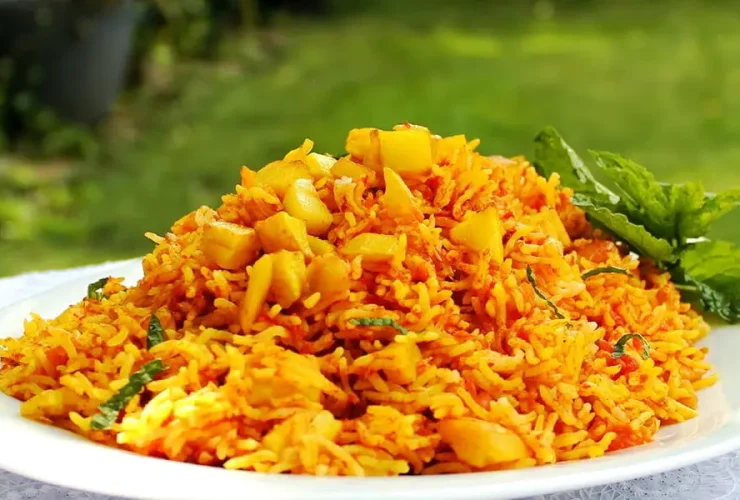 طرز تهیه پلو استانبولی با مرغ; فوتوفن یک پلوی خوشمزه و خوش رنگ است