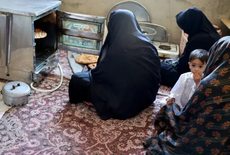 مهاجرت معکوس از ایران به طالبان افغانستان؛ زنان به جا مانده از ... 3 مهاجرت معکوس از ایران به طالبان افغانستان؛ زنان به جا مانده از ...